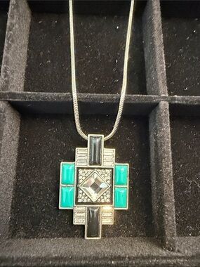 Lia Sophia Art Deco Novelle Pendant